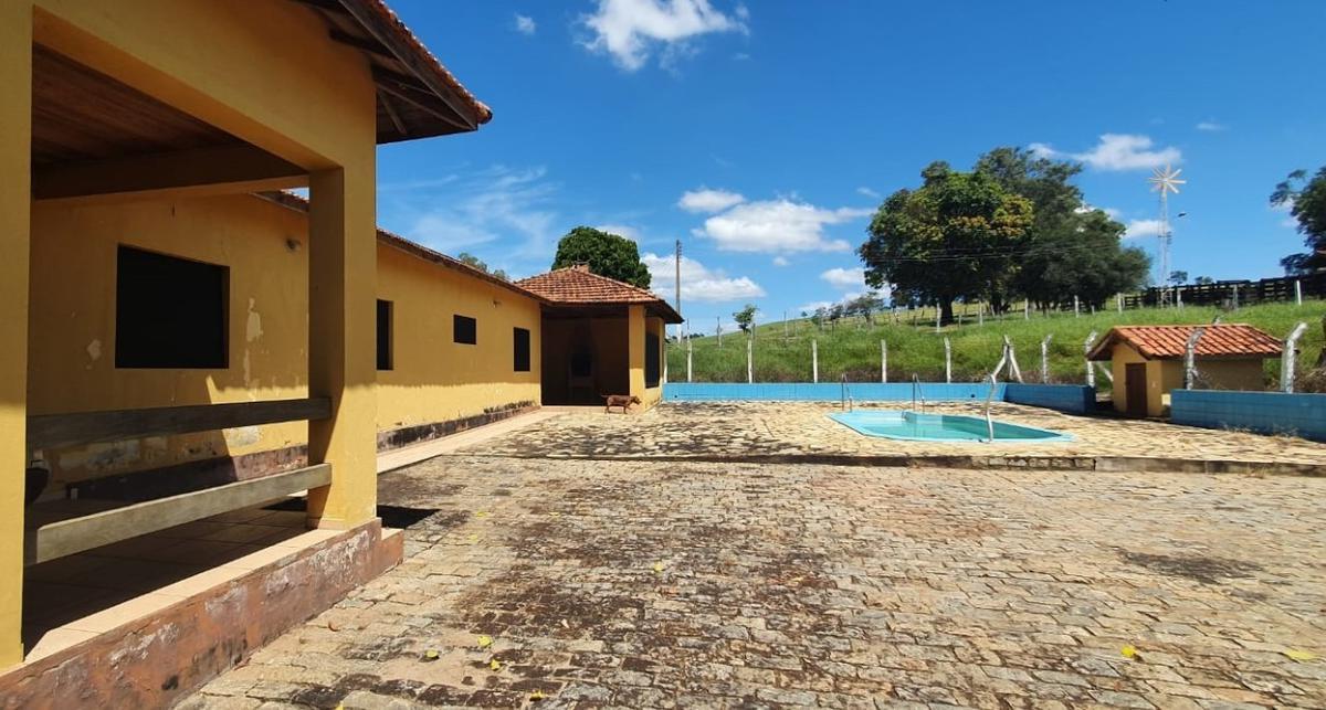 Fazenda, Centro, 4 Quartos, 2 Vagas, 1 Suíte