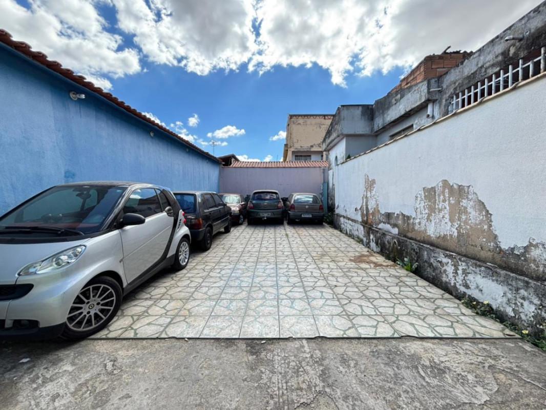 Casa, Cachoeirinha, 3 Quartos, 12 Vagas, 1 Suíte