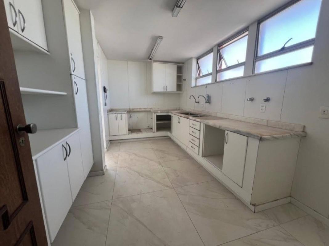 Apartamento, Funcionários, 4 Quartos, 4 Vagas, 1 Suíte