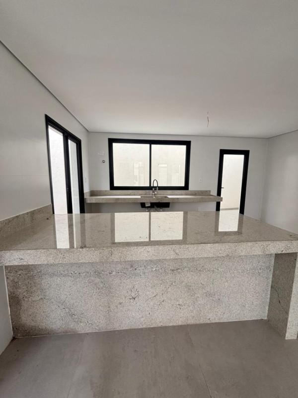 Casa, Planalto, 3 Quartos, 3 Vagas, 2 Suítes