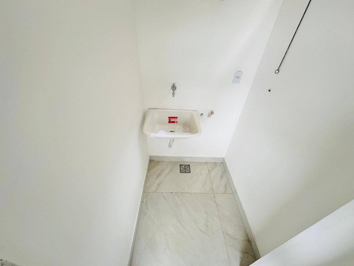 Casa, Santa Branca, 3 Quartos, 2 Vagas, 1 Suíte