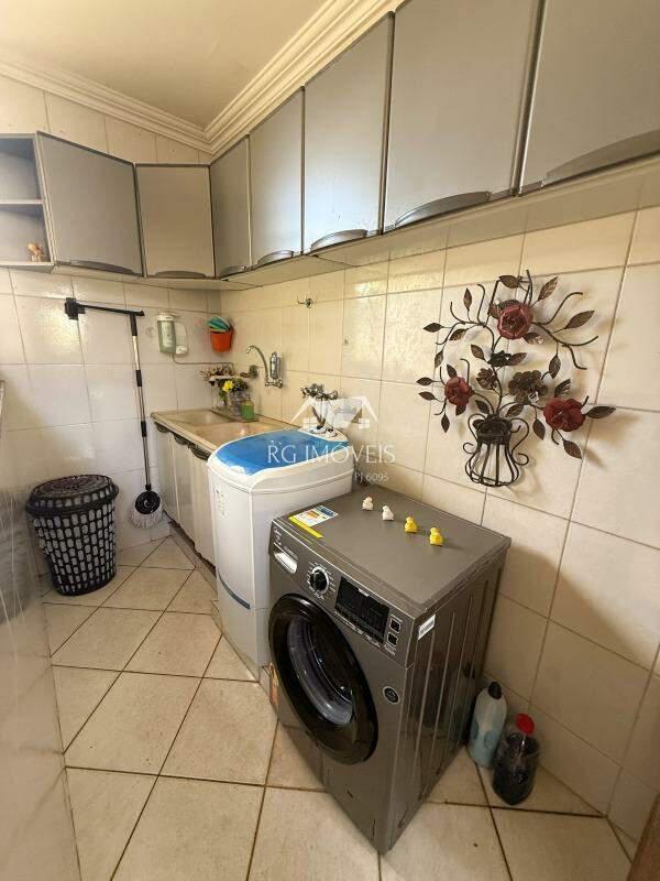 Casa, Tirol (barreiro), 3 Quartos, 2 Vagas, 1 Suíte