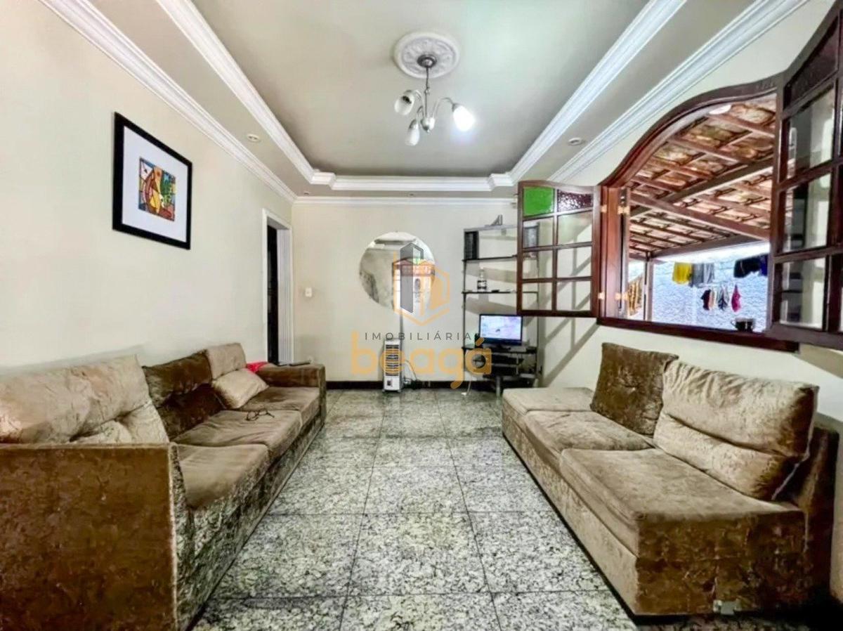 Casa, Santa Terezinha, 3 Quartos, 4 Vagas, 1 Suíte