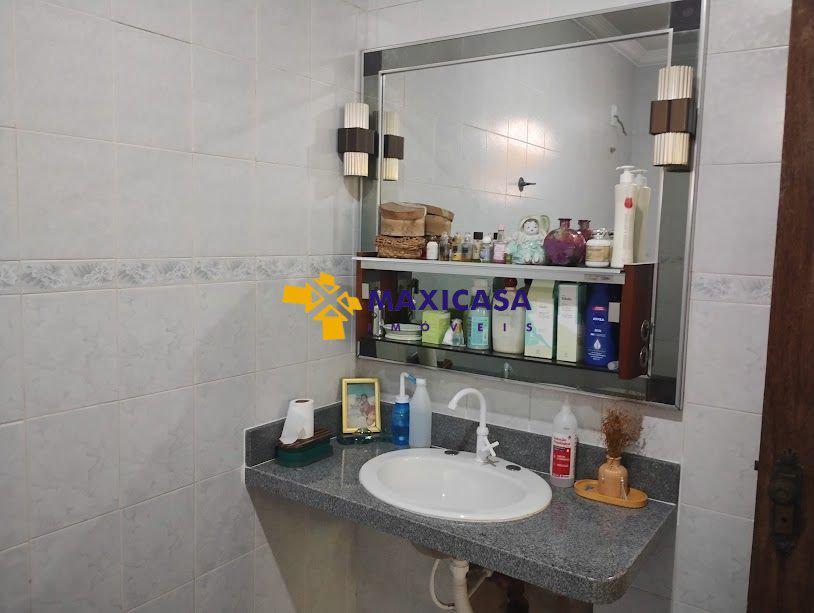 Casa, Nossa Senhora da Saúde, 4 Quartos, 2 Vagas, 1 Suíte