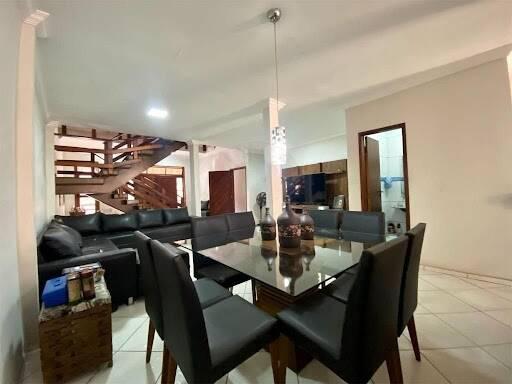 Casa, Industrial, 3 Quartos, 2 Vagas, 1 Suíte