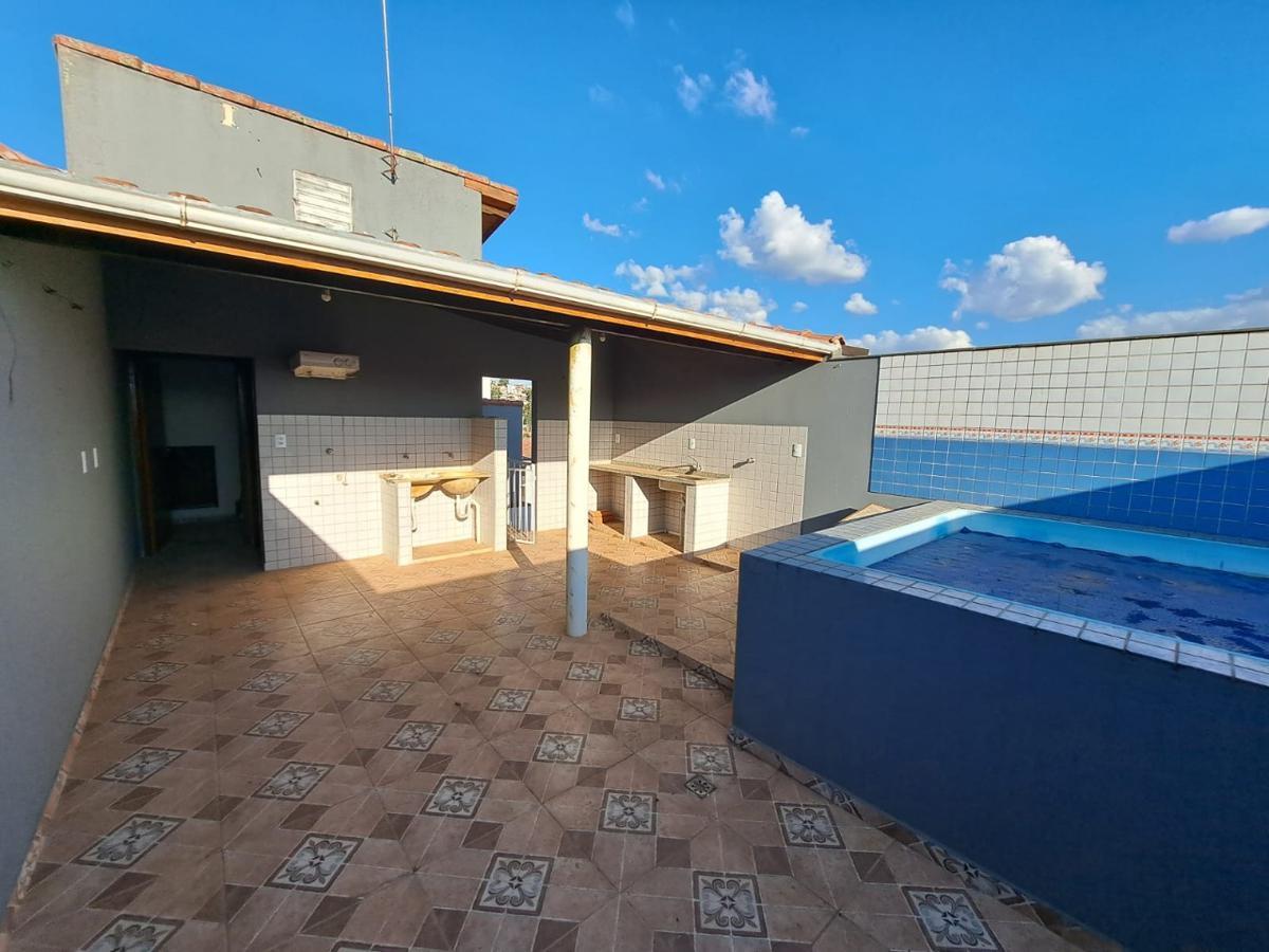Casa, Centro, 2 Quartos, 0 Vaga
