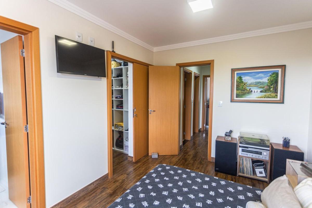 Casa, Santa Efigênia, 3 Quartos, 3 Vagas, 1 Suíte