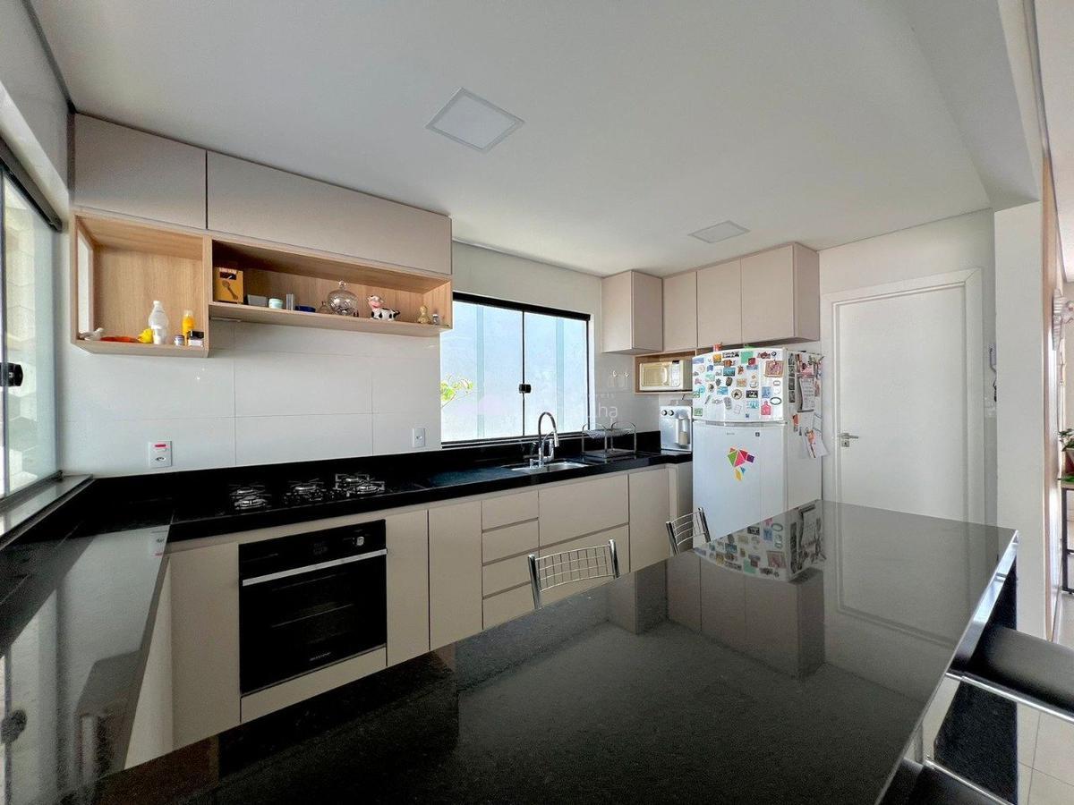 Casa, Planalto, 3 Quartos, 4 Vagas, 1 Suíte