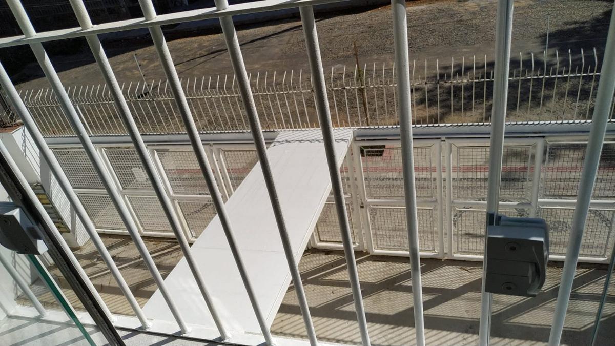 Casa Comercial, Barro Preto, 8 Quartos, 4 Vagas