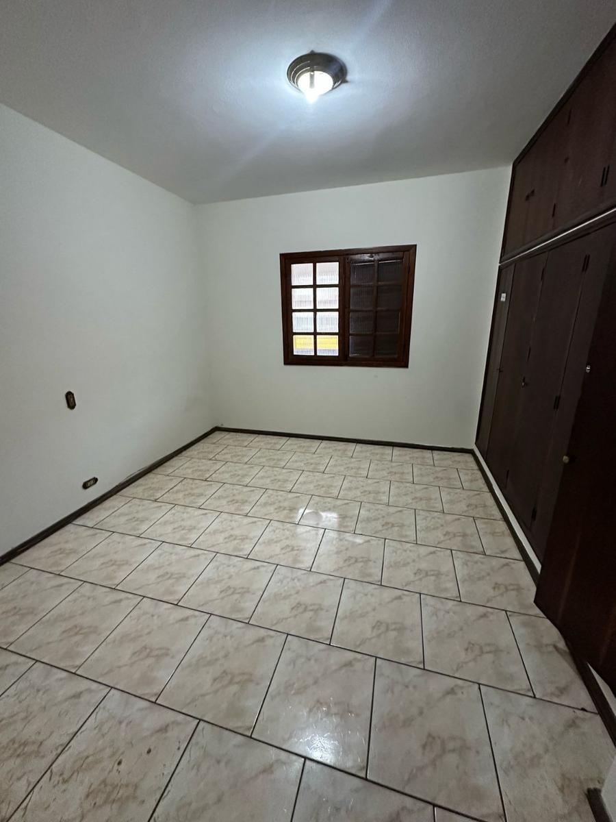 Casa, Centro, 4 Quartos, 0 Vaga
