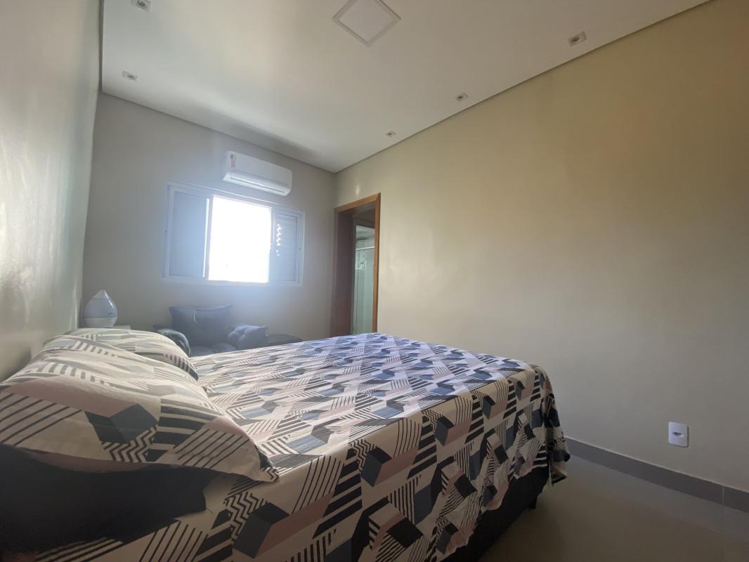 Casa, Sagrada Família, 2 Quartos, 2 Vagas, 1 Suíte