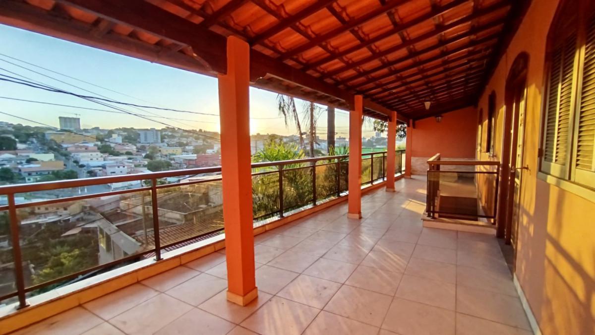 Casa, Buritis, 3 Quartos, 2 Vagas, 1 Suíte