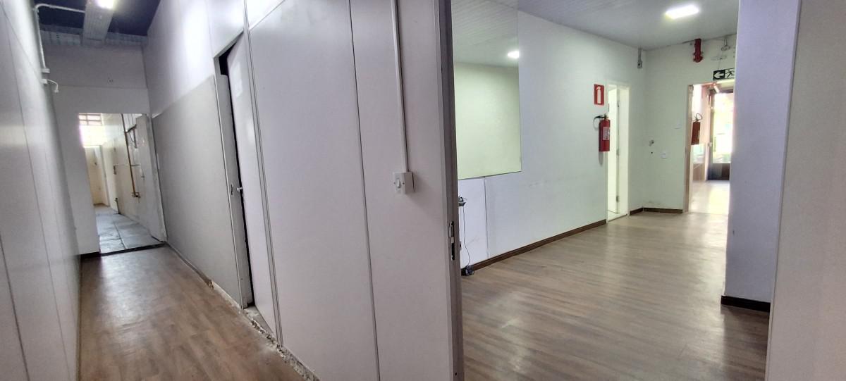 Galpão, Floresta, 0 Quarto, 6 Vagas