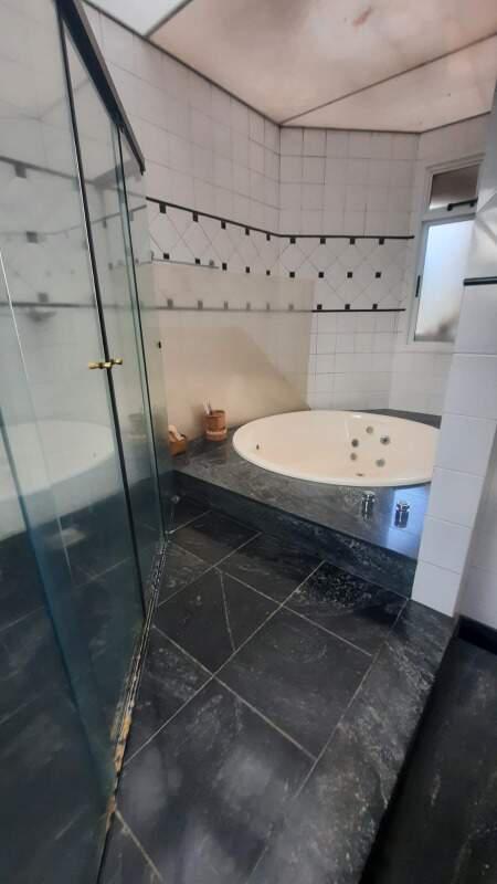 Casa, Vila Castela, 4 Quartos, 6 Vagas, 1 Suíte