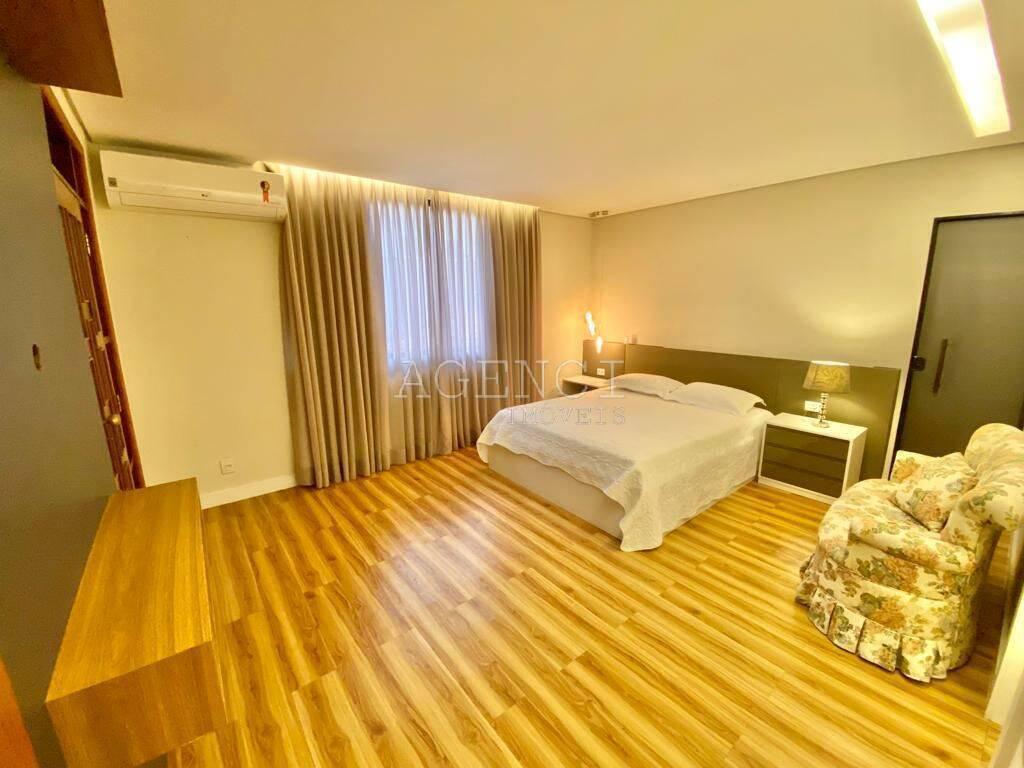 Casa, Castelo, 5 Quartos, 0 Vaga, 5 Suítes