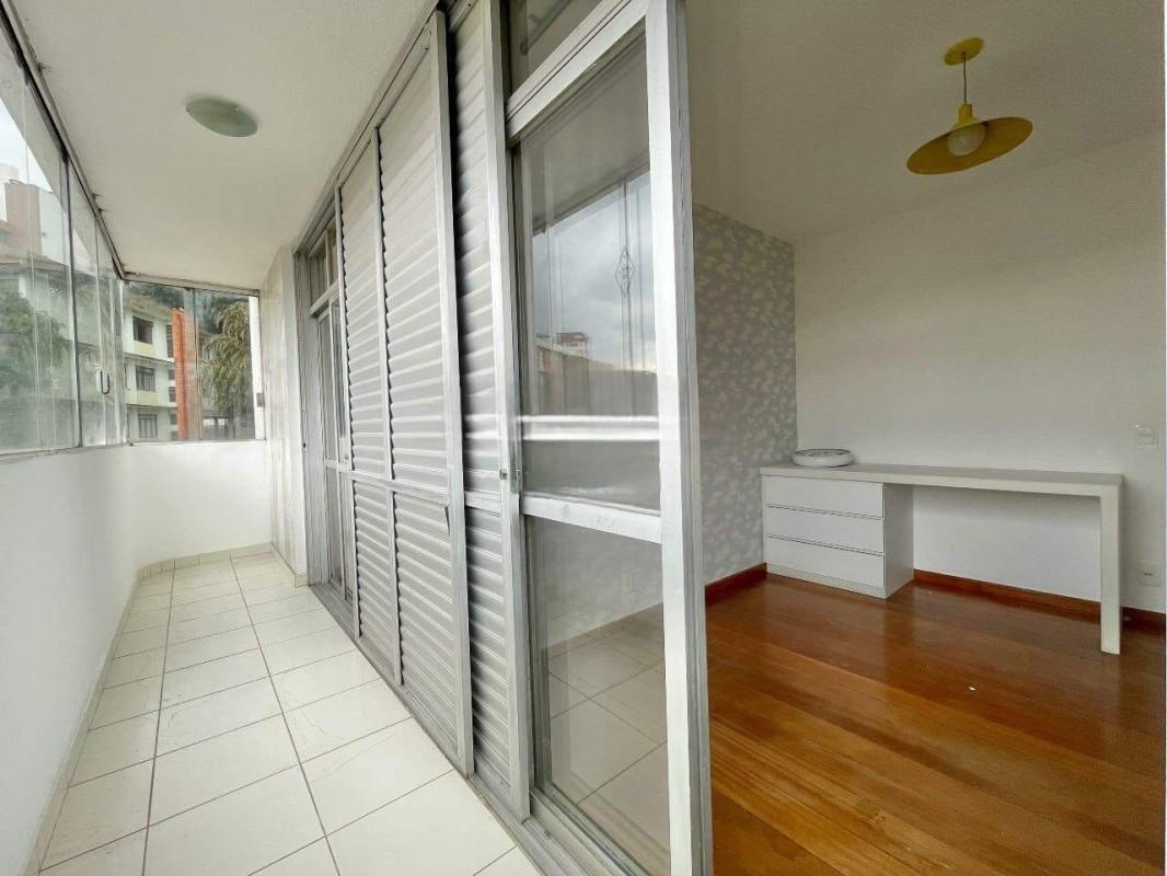 Apartamento, Vila Paris, 4 Quartos, 2 Vagas, 1 Suíte