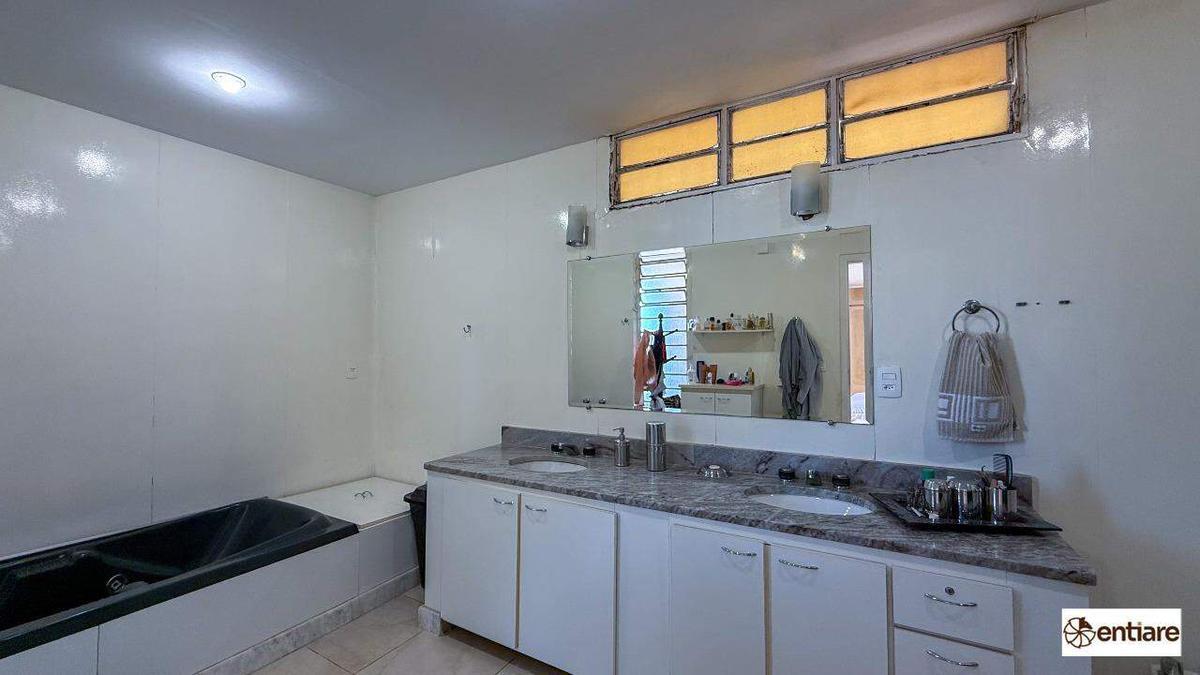 Casa, Santa Lúcia, 5 Quartos, 4 Vagas, 2 Suítes