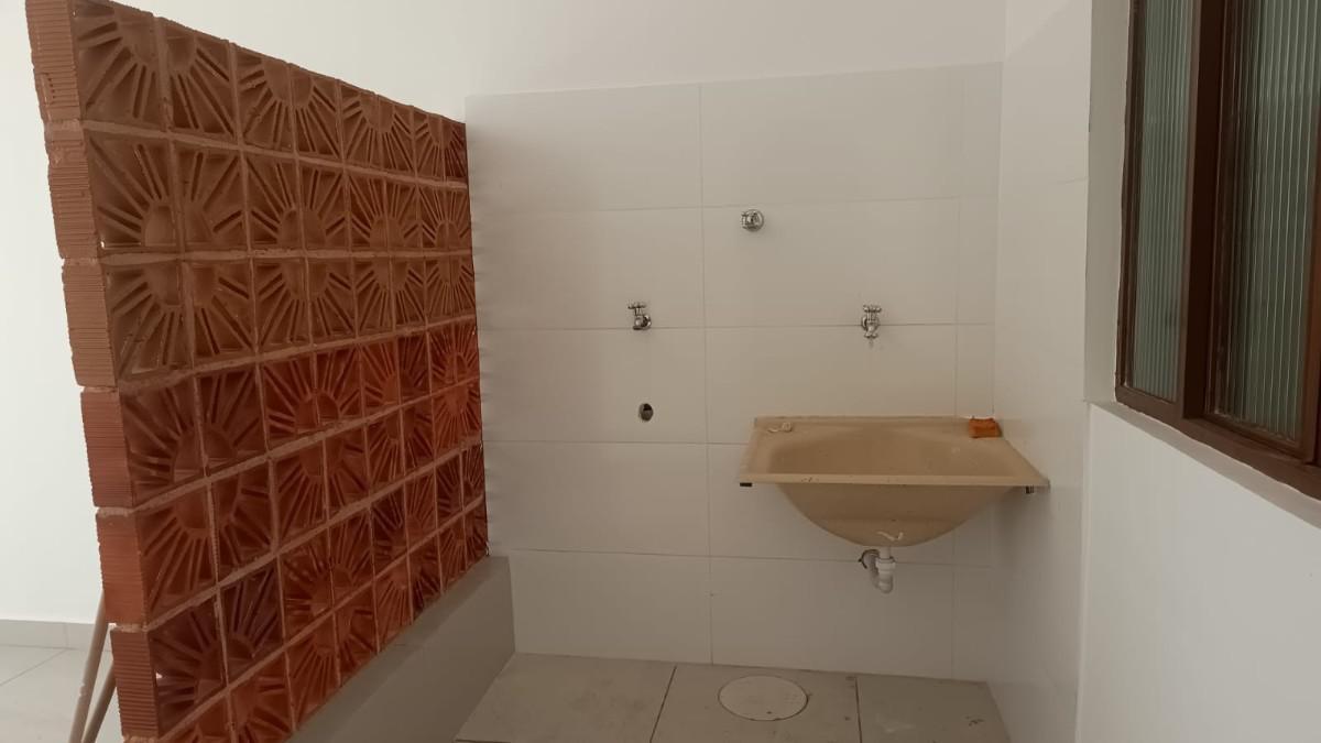 Casa, Guanabara, 2 Quartos, 1 Vaga, 1 Suíte