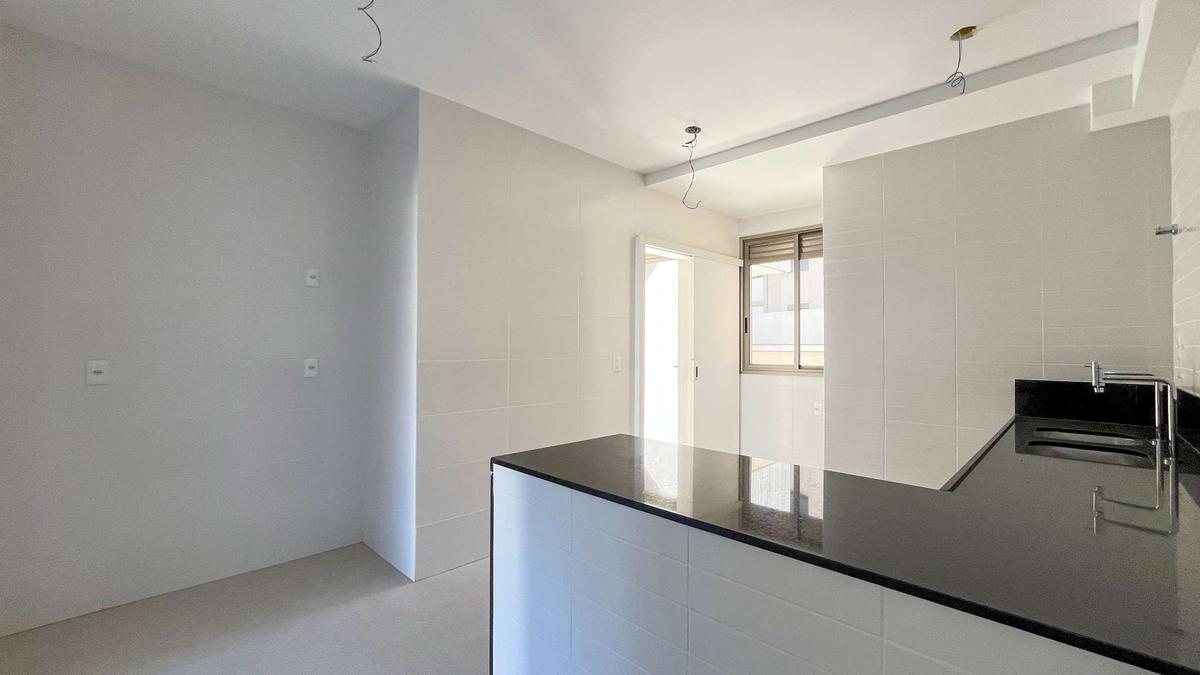 Apartamento, Cruzeiro, 4 Quartos, 4 Vagas, 2 Suítes