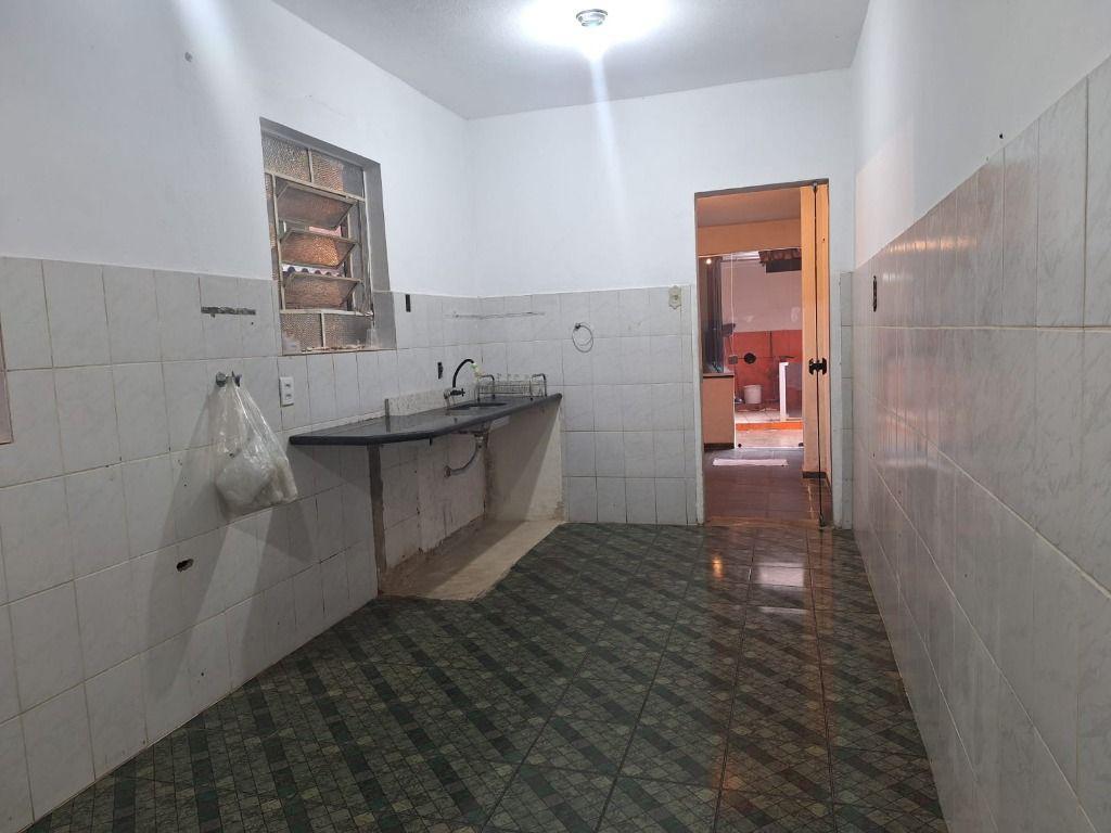 Casa, Centro, 2 Quartos, 5 Vagas, 1 Suíte