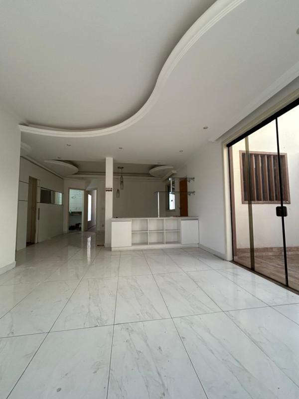 Casa, Castelo, 3 Quartos, 4 Vagas, 1 Suíte