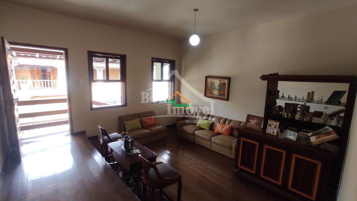 Casa, Centro, 3 Quartos, 3 Vagas, 1 Suíte