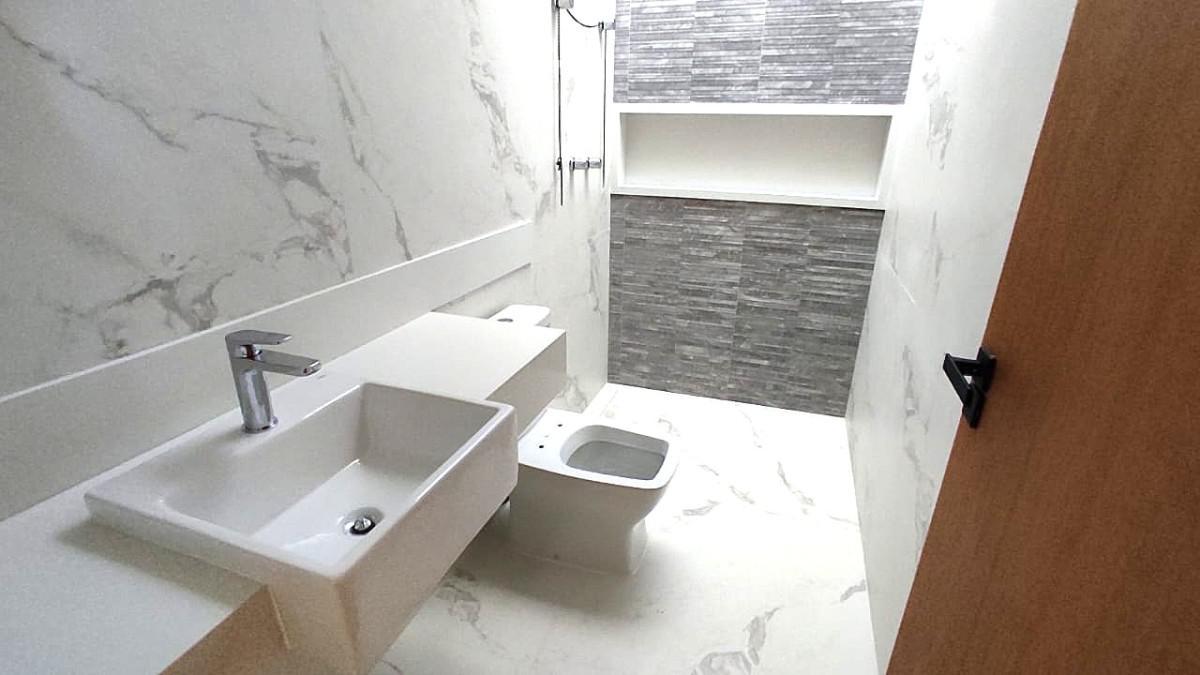 Casa, Jaraguá, 4 Quartos, 3 Vagas, 1 Suíte