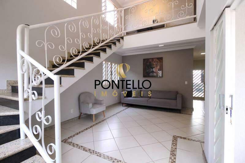 Casa, João Pinheiro, 5 Quartos, 5 Vagas, 1 Suíte