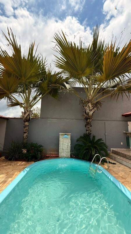 Casa, Kennedy, 3 Quartos, 5 Vagas, 1 Suíte