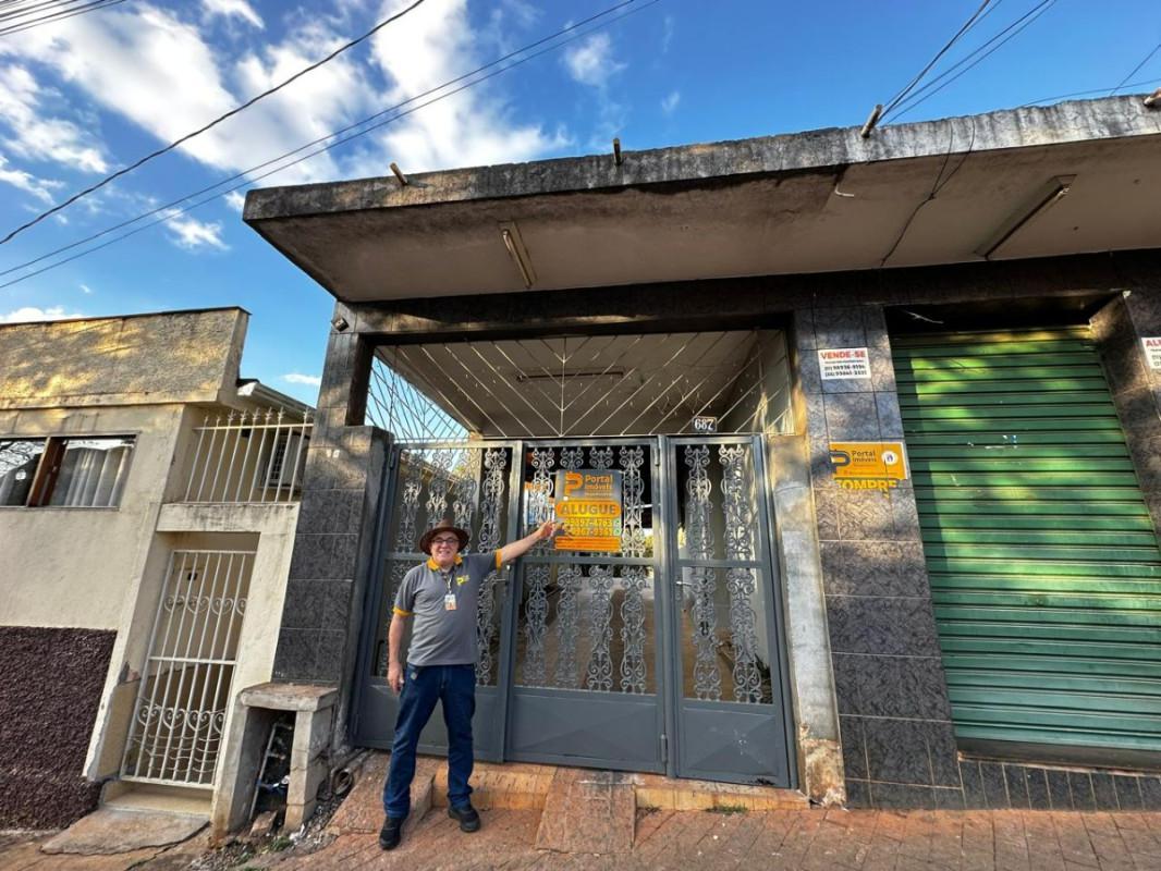 Casa, Centro, 2 Quartos, 3 Vagas