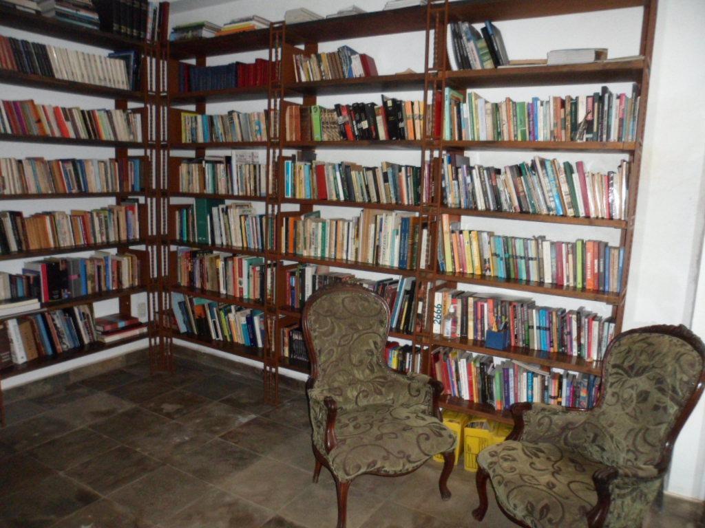 Casa, Cachoeirinha, 4 Quartos, 3 Vagas, 1 Suíte