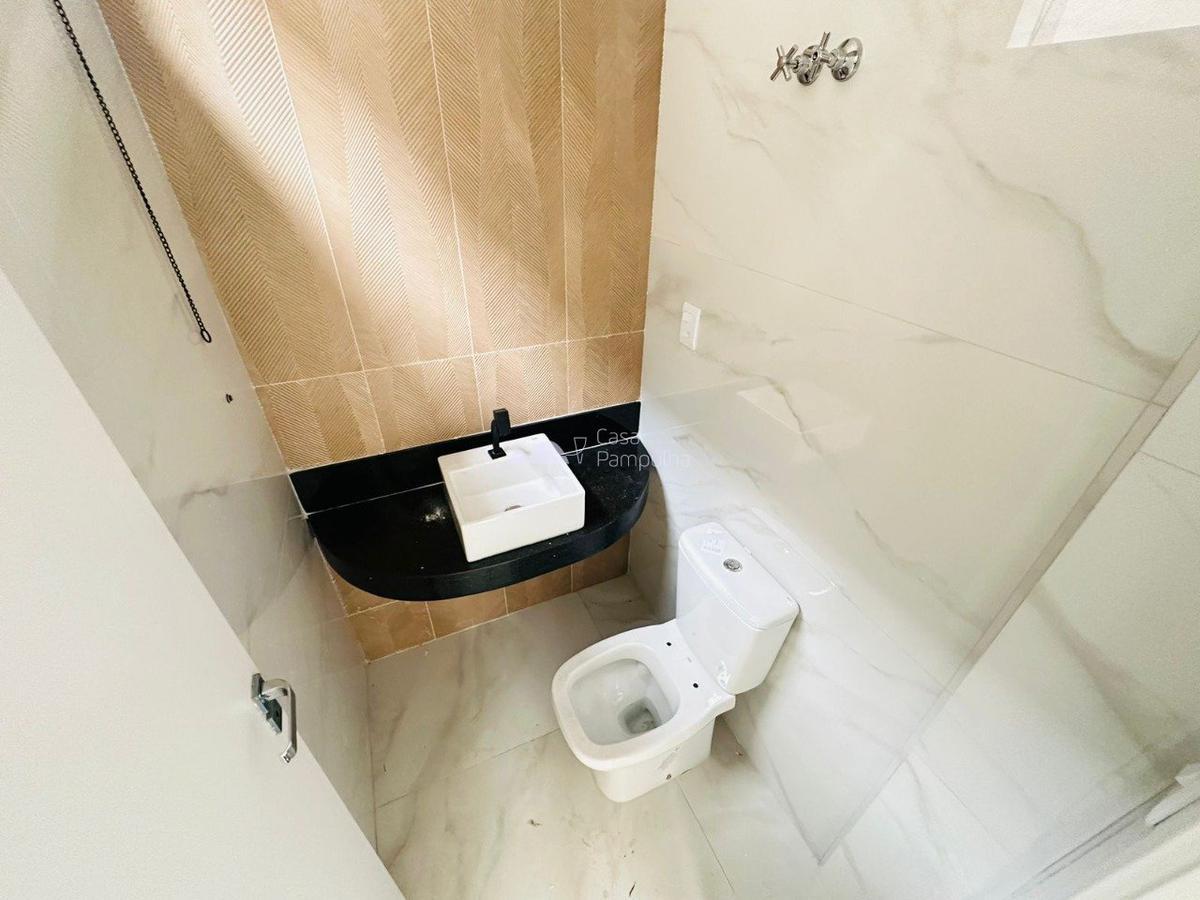 Casa, Santa Branca, 3 Quartos, 2 Vagas, 1 Suíte