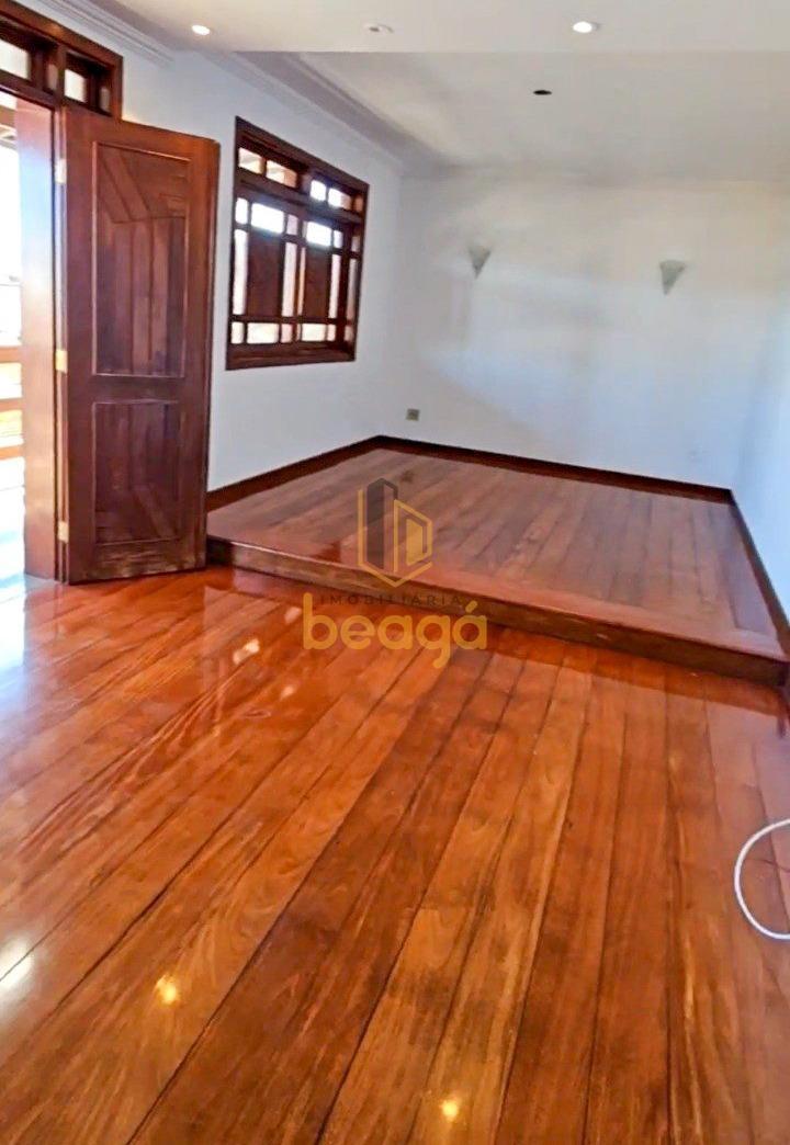 Casa, Serrano, 5 Quartos, 3 Vagas, 1 Suíte