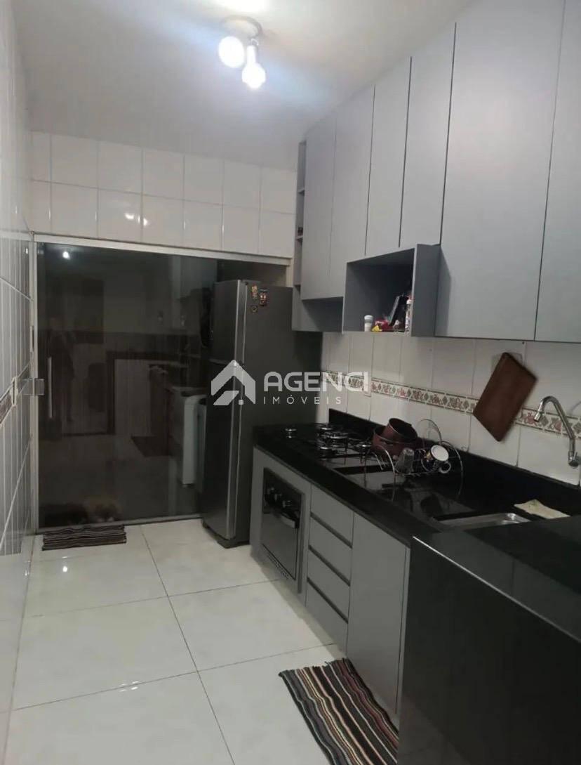 Casa, Arvoredo, 2 Quartos, 0 Vaga, 0 Suíte