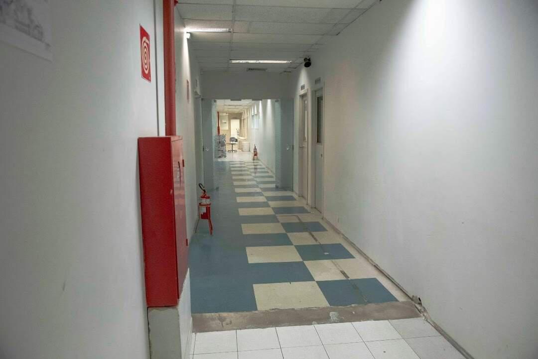 Prédio, Centro, 0 Quarto, 0 Vaga