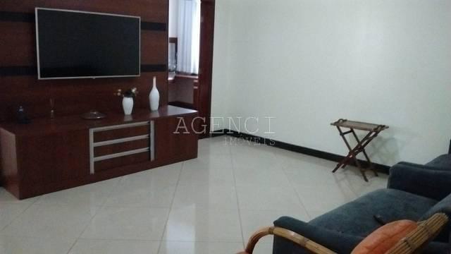 Casa, Camargos, 5 Quartos, 0 Vaga, 3 Suítes