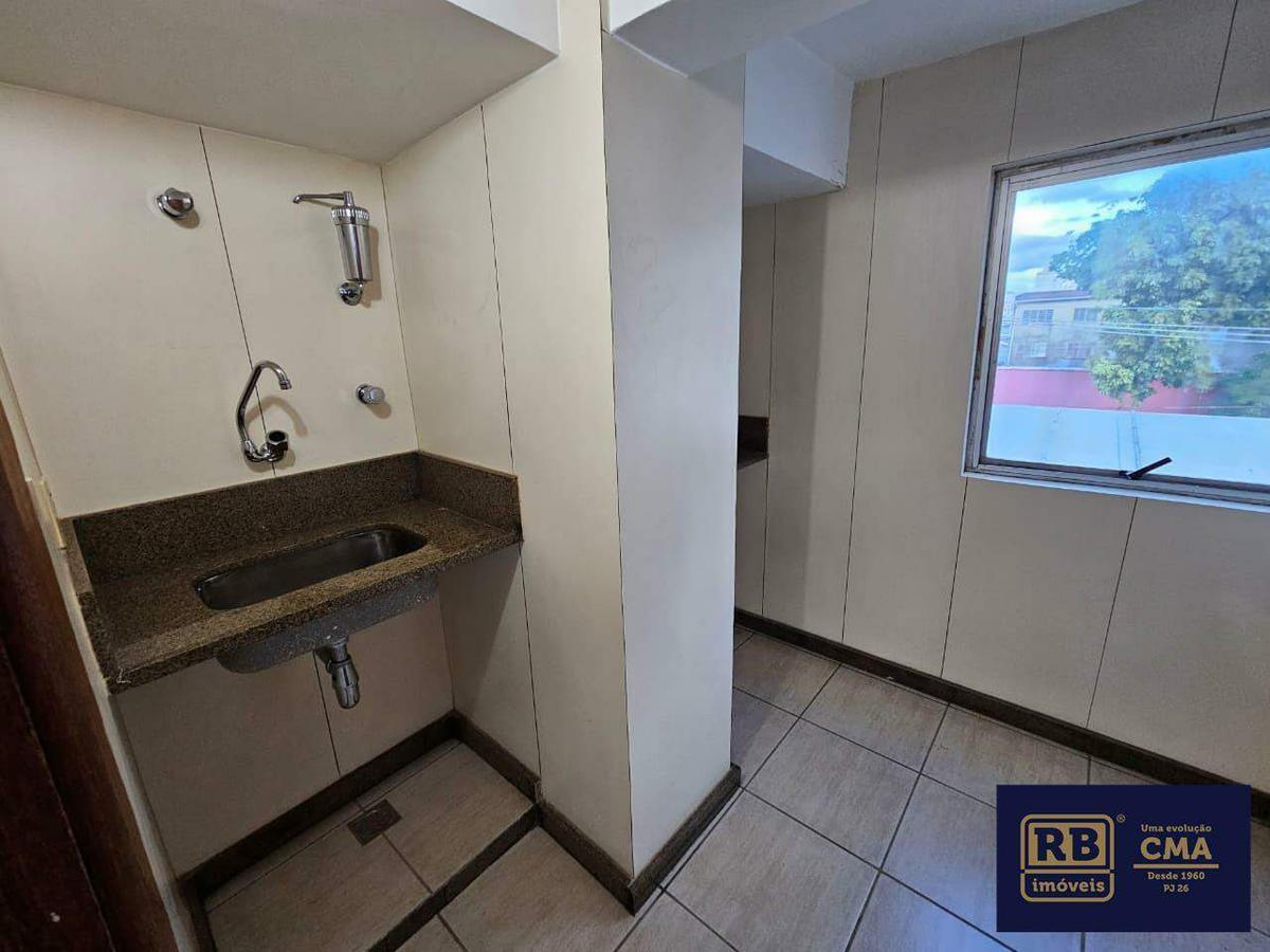 Sala, Barro Preto, 0 Quarto, 4 Vagas