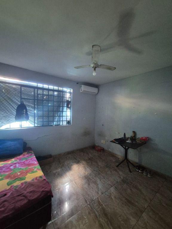 Casa, Centro, 2 Quartos, 0 Vaga