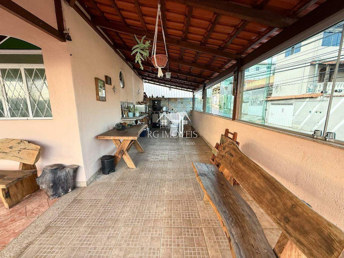 Casa, Araguaia, 4 Quartos, 3 Vagas, 1 Suíte