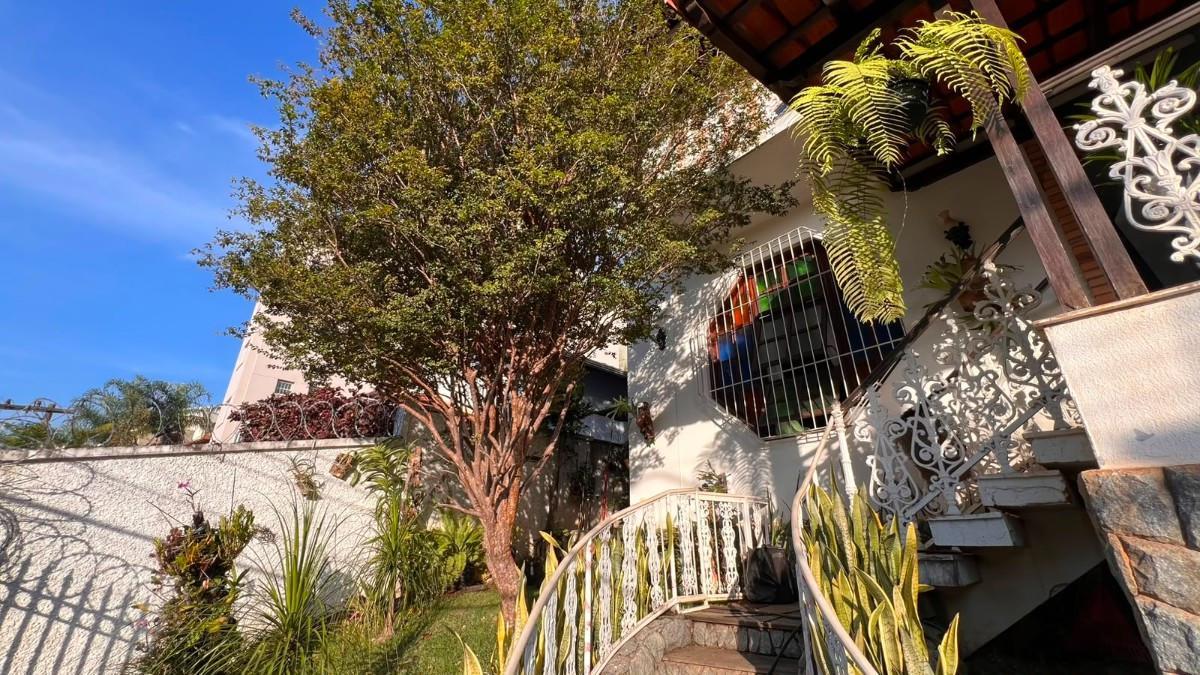 Casa, São Lucas, 4 Quartos, 4 Vagas, 1 Suíte