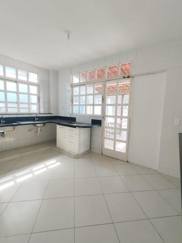 Casa, Santa Cruz, 5 Quartos, 1 Vaga, 1 Suíte
