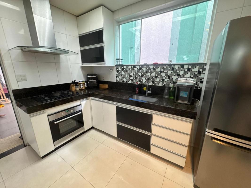 Casa, Planalto, 4 Quartos, 4 Vagas, 1 Suíte