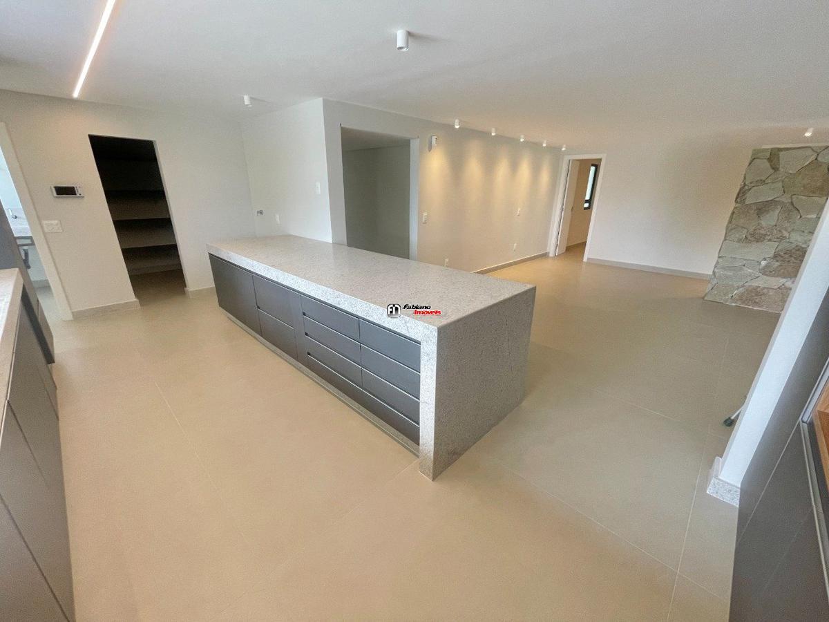 Casa, Bandeirantes (pampulha), 4 Quartos, 10 Vagas, 4 Suítes