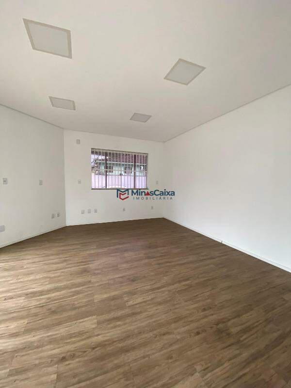 Prédio, Funcionários, 0 Quarto, 3 Vagas