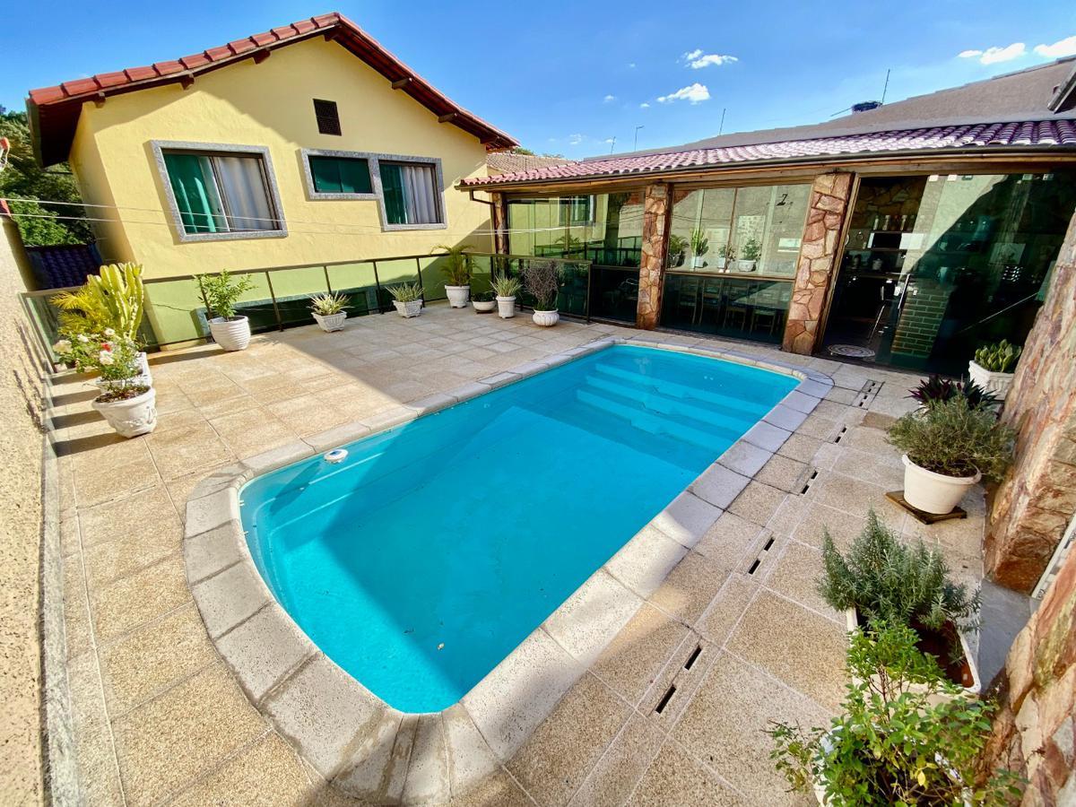 Casa, Santa Branca, 3 Quartos, 4 Vagas, 1 Suíte