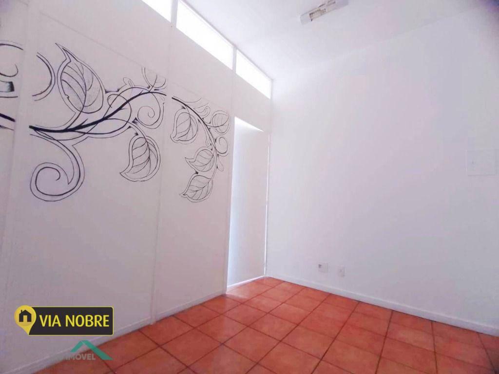 Sala, Santa Lúcia, 1 Vaga