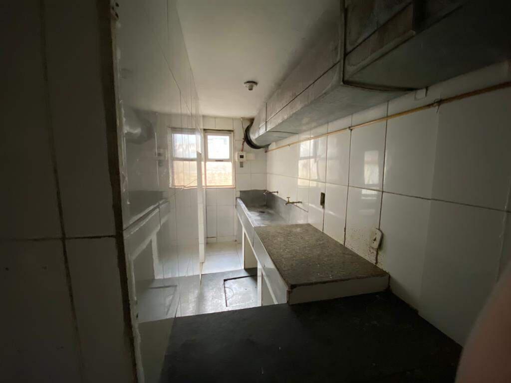 Casa Comercial, Funcionários, 0 Quarto, 0 Vaga