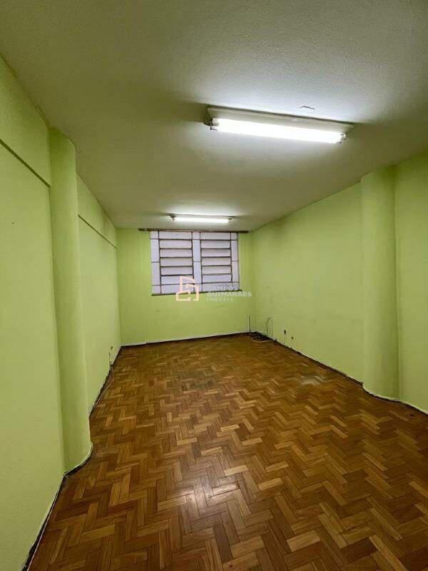 Sala, Centro