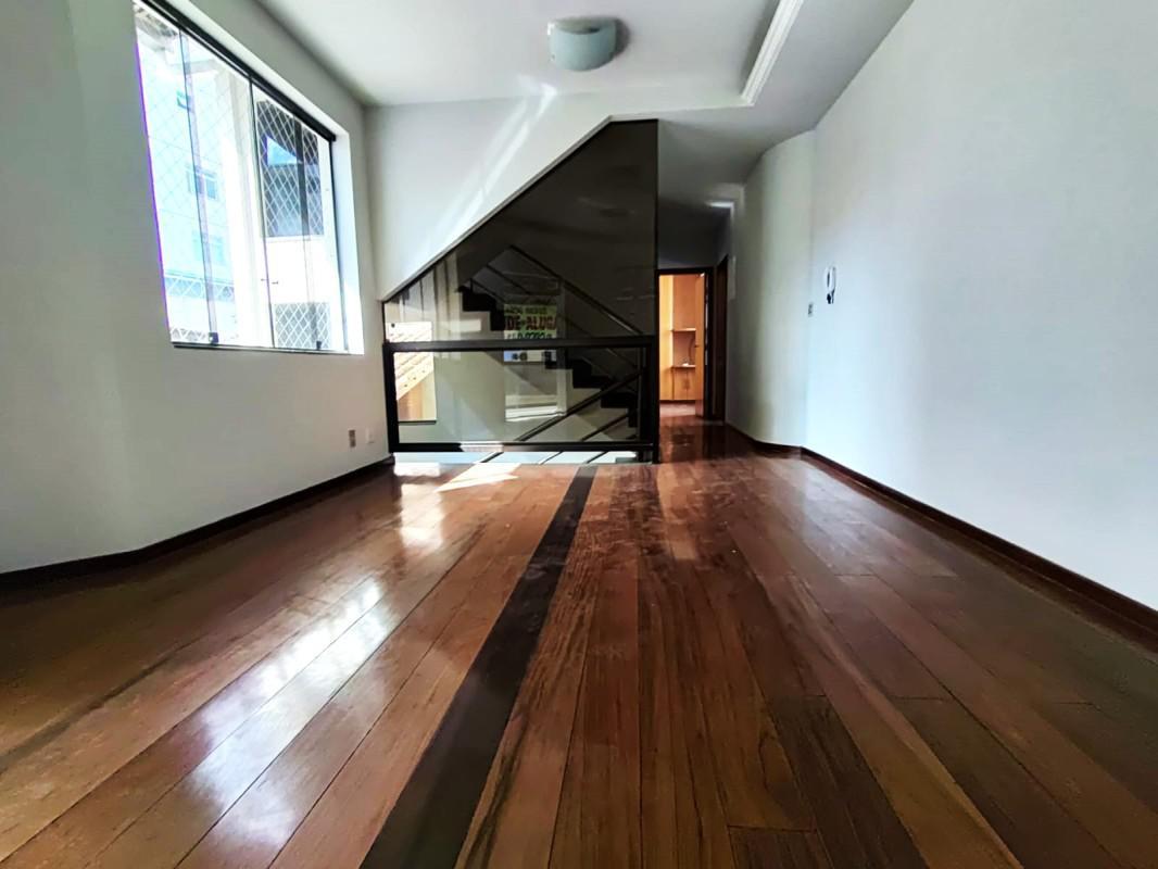 Casa, Inconfidentes, 5 Quartos, 8 Vagas, 2 Suítes