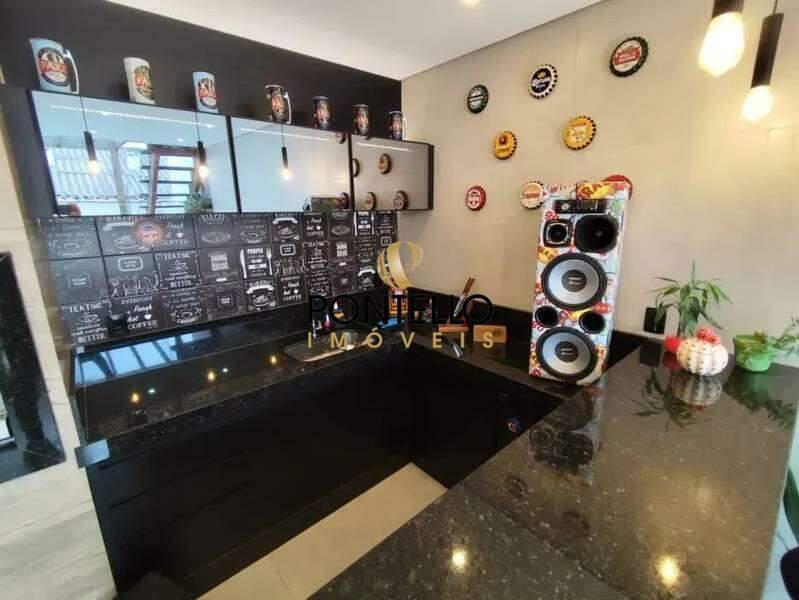 Casa, Trevo, 3 Quartos, 2 Vagas, 1 Suíte